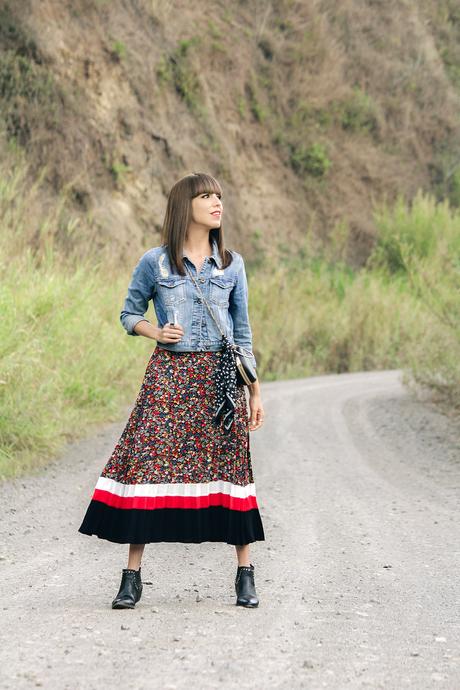 Look Falda Midi Con Botines