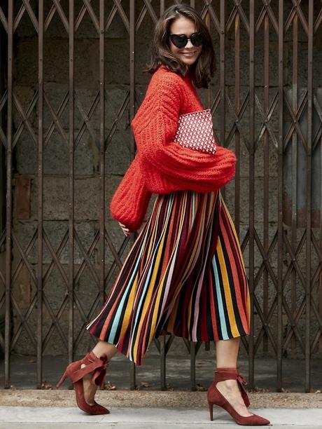 Look Falda Midi Con Botines