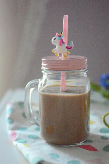 Batido de plátano, aguacate y cacao