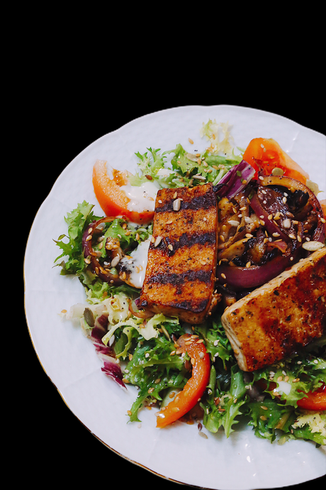 Ensalada de  tofu