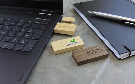 Ejemplo memorias usb personalizadas con logo
