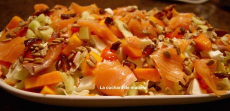 ENSALADA CON PAPAYA Y SALMON AHUMADO