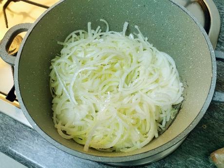 Sopa de cebolla francesa, la receta tradicional
