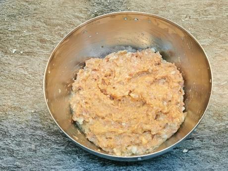 Filetes rusos caseros con puré de patatas Filetes rusos caseros con puré de patatas