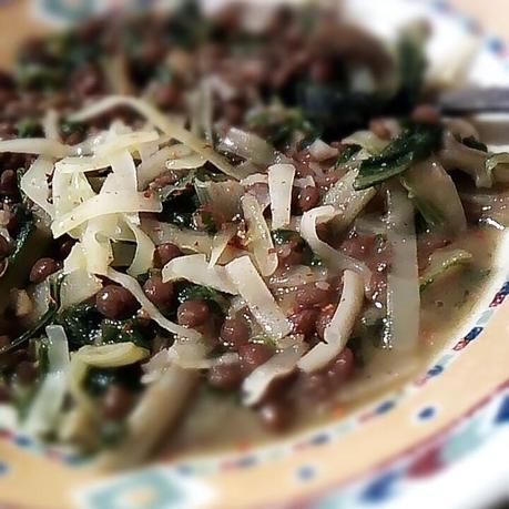 Sopa de lentejas con acelgas - Zuppetta di lenticchie e bietole con caciocavallo - Lentil and chard soup 