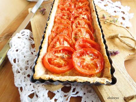 Coca de tomate (con masa sin levadura) Coca de tomate (con masa sin levadura)