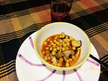 Garbanzos con setas variadas al brandy