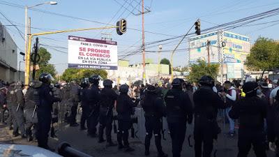 ¿SANA DISTANCIA O PRIMERO LOS POBRES?