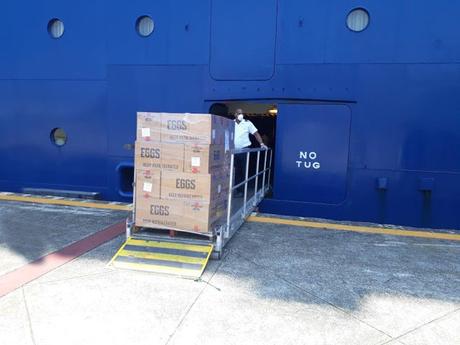 Pullmantur Cruceros dona más de 2,700 kilos de alimentos a la Gobernación de la Provincia de Colón