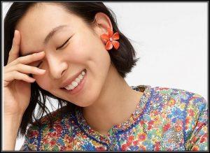 Otra foto más de la campaña de JCrew para esta Primavera Guía Práctica Para Elegir Pendientes