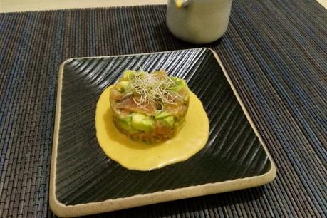 Tartar de aguacate y salmón ahumado