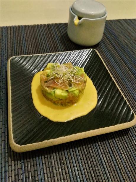 Tartar de aguacate y salmón ahumado