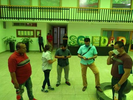 Policías de Soledad se manifiestan contra directivos