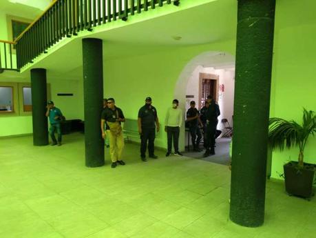 Policías de Soledad se manifiestan contra directivos