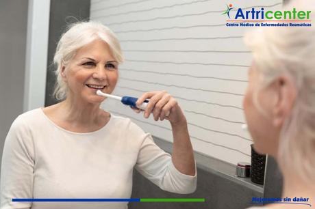 ¿Cómo facilitar los cuidados corporales en los pacientes reumáticos?