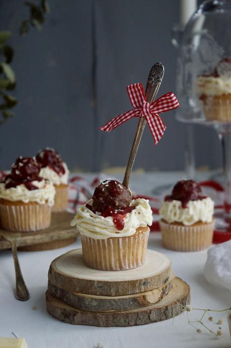 Sencillos cupcakes de vainilla con Ferrero Rocher para La dama y el vagabundo #unagalletauncuento {un clásico inolvidable} Sencillos cupcakes de vainilla con Ferrero Rocher para La dama y el vagabundo #unagalletauncuento {un clásico inolvidable}