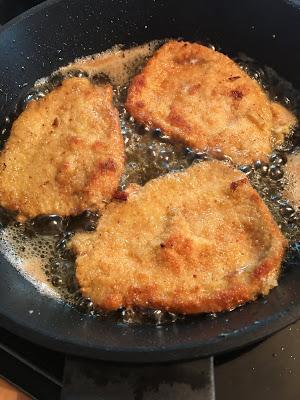 Filetitos Empanados De Cerdo Con Queso Y Cebolla