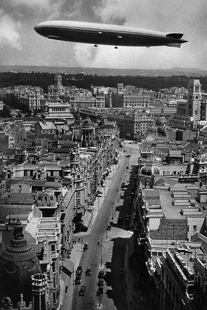 GIGANTE AÉREO surcando MADRID