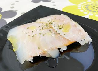 Tosta de bacalao ahumado con salmorejo