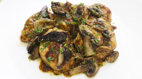 receta de pollo guisado con setas preparada por Cocinero Diario y que incluye vídeoreceta de YouTube.