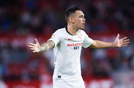 Lucas Ocampos, el jugador del Sevilla FC más castigado por los rivales