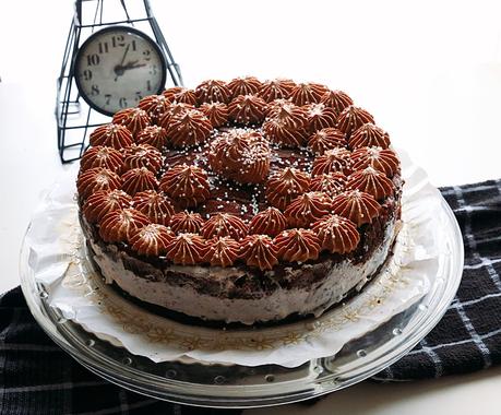 TARTA DE CHOCOLATE CON MOUSSE DE FRAMBUESA Y MOUSSE DE CHOCOLATE