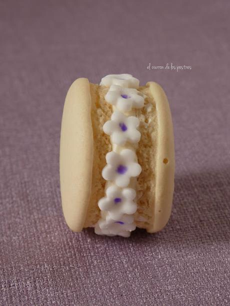 Macarons con Flores de fondant