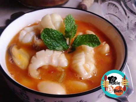 Chocos con langostinos y salsa malagueña Chocos con langostinos y salsa malagueña