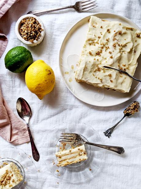 Torta helada en capas de lima limón