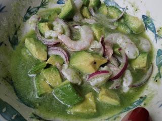 AGUACHILE VERDE DE CAMARONES Y AGUACATES
