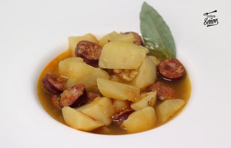 Patatas a la riojana, un guiso tradicional delicioso