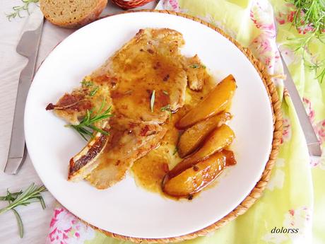 Chuletas de cerdo  al romero con peras