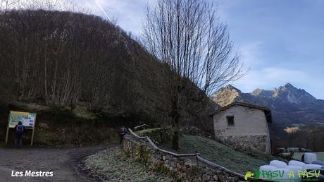 Les Mestres, Laviana, punto de inicio de la Ruta de las Foces del Raigosu