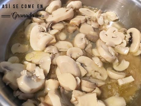 Galets sin gluten rellenos de pollo y gratinados. Juego de blogueros 2.0