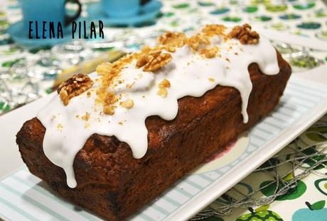 Bizcocho integral de puré de manzana y nueces Bizcocho integral de puré de manzana y nueces