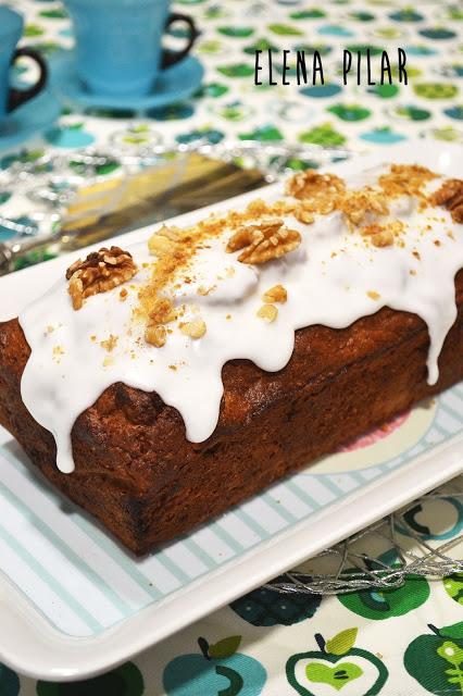 Bizcocho integral de puré de manzana y nueces Bizcocho integral de puré de manzana y nueces