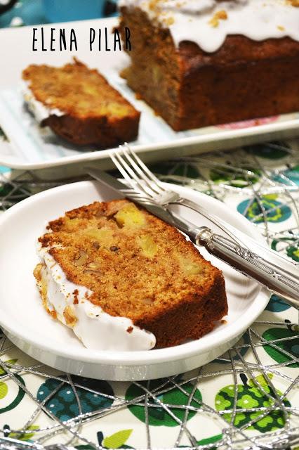 Bizcocho integral de puré de manzana y nueces Bizcocho integral de puré de manzana y nueces