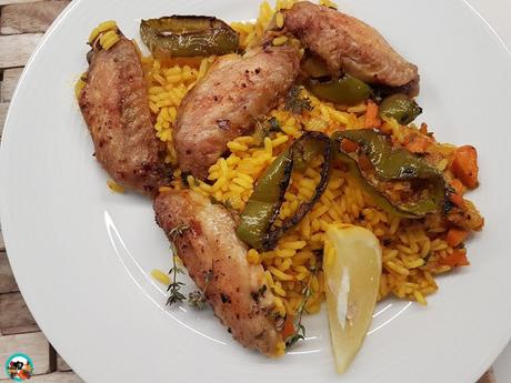 Arroz con alitas de pollo