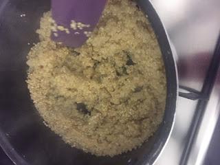 ENSALADA DE COLIFLOR ASADA, AGUACATE Y QUINOA