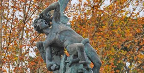 La estatua del Ángel Caído: curiosidades de la escultura más polémica de Madrid