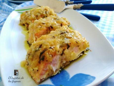 SALMÓN AL HORNO CON HIERBAS AROMÁTICAS SALMÓN AL HORNO CON HIERBAS AROMÁTICAS