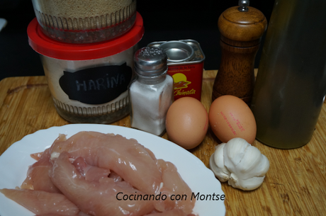 Tiras de pollo adobadas y rebozadas