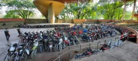 Detuvieron a 64 personas por violar la cuarentena durante el feriado