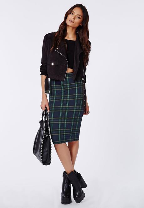 Outfit Falda Escocesa Roja Mujer