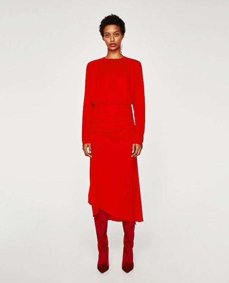 Falda Roja Con Camisa Blanca