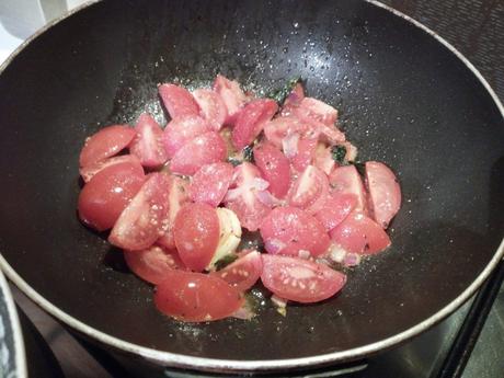 Pimientos rojos y amarillos con patatas y tomate – Peperoni e patate in padella