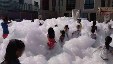 Por el Día del Niño, realizan fiesta de espuma en Fraccionamiento La Virgen Por el Día del Niño, realizan fiesta de espuma en Fraccionamiento La Virgen