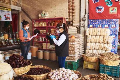 Cierran 23 locales no esenciales en la Central de Abastos de SLP