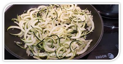 Espaguetis de calabacín con atún