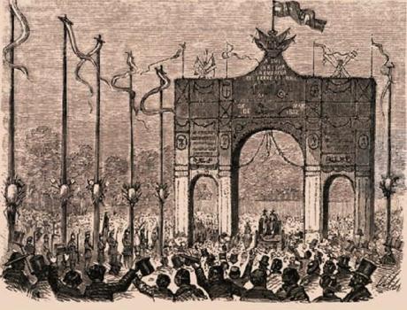 1861:Arco de triunfo levantado en Cajo por los ingenieros de la empresa del ferrocarril de Isabel II